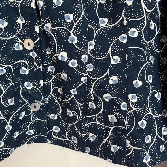Aritzia Wilfred blue and white floral blouse size small - Picture 4 of 7